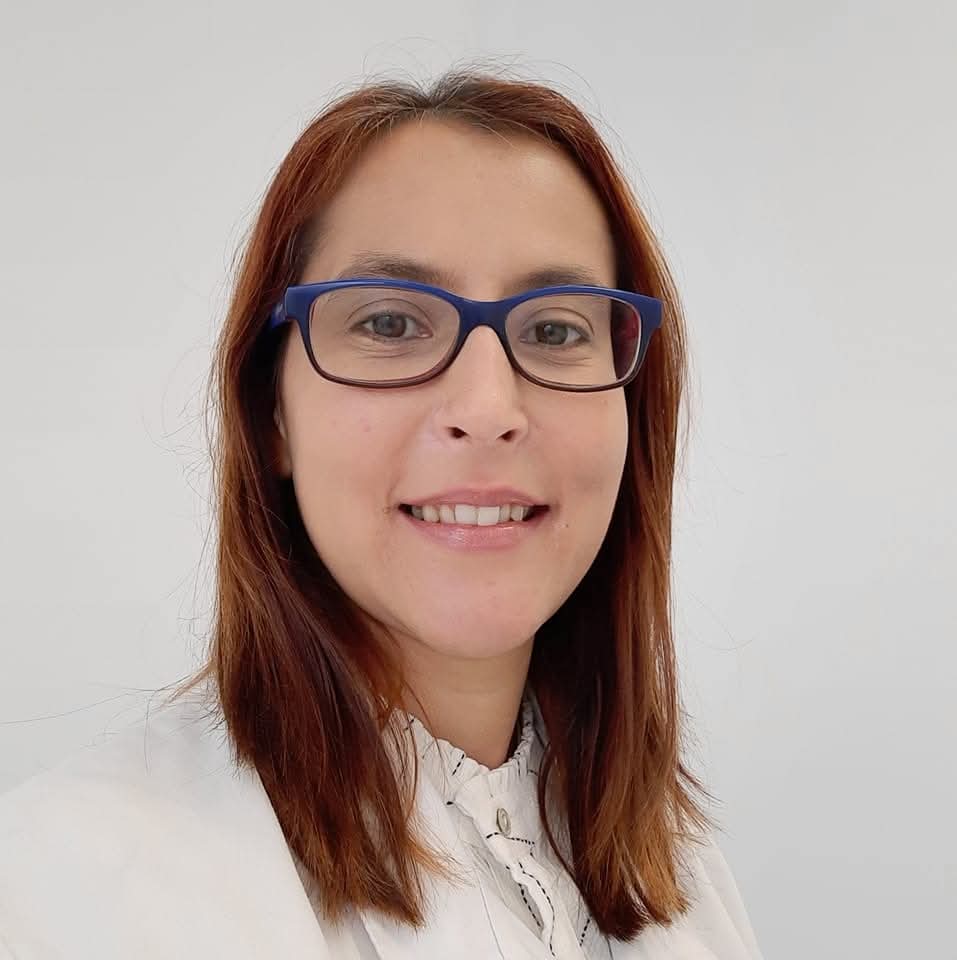 Fotografia de perfil de Helga Mendonça